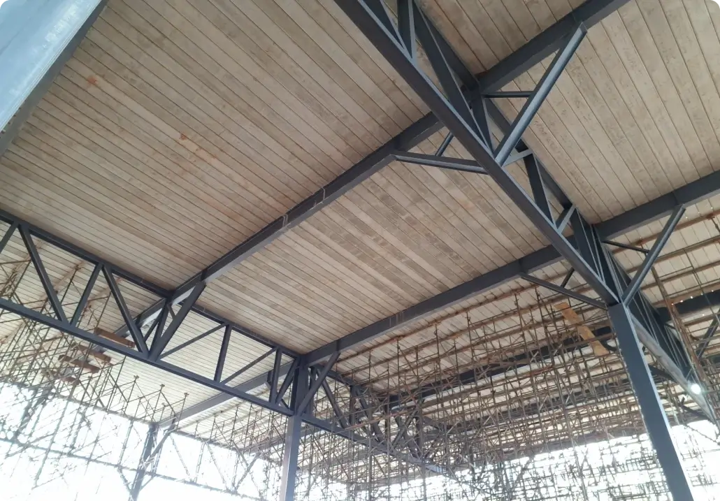 Vão livre de laje painel treliçado em obra