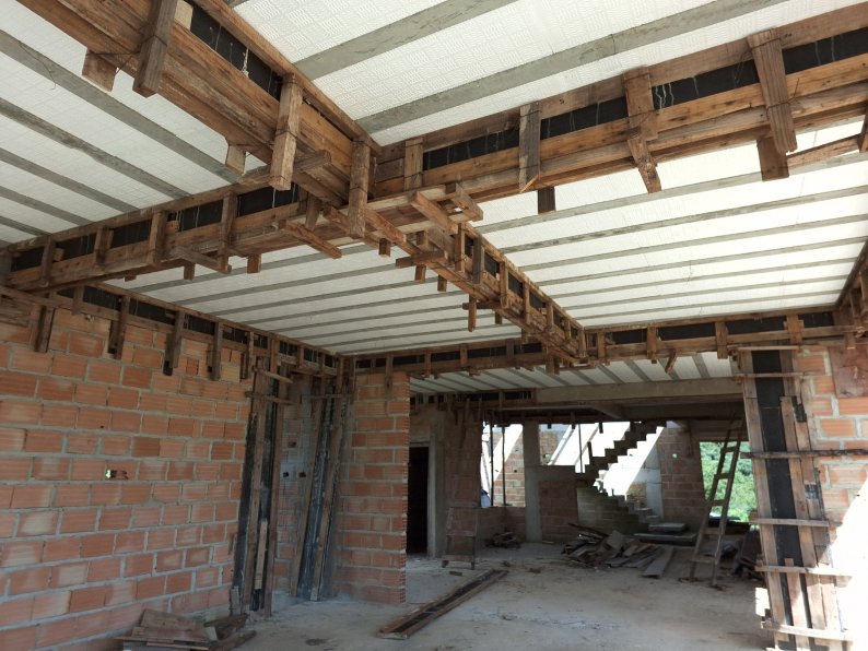 VÃO DE LAJE TRELIÇADA COM ISOPOR ISOLAMENTO TERMICO E ACUSTICO