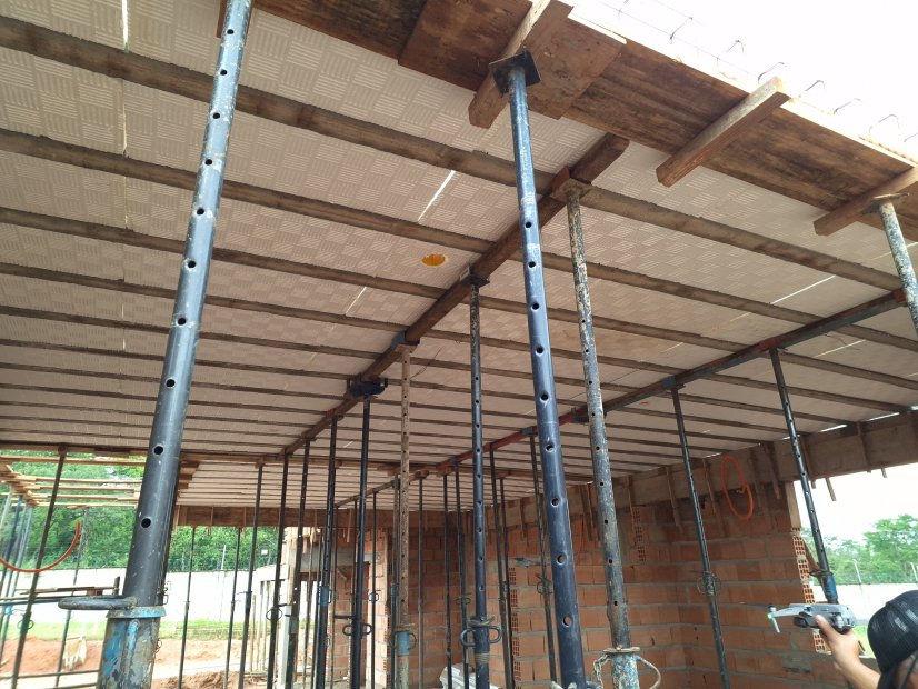 VÃO DE SETE METROS DA LAJES PROTENDIDA COM ISOPOR NO CONDOMINIO GRAN ROYALLE LAGOA SANTA