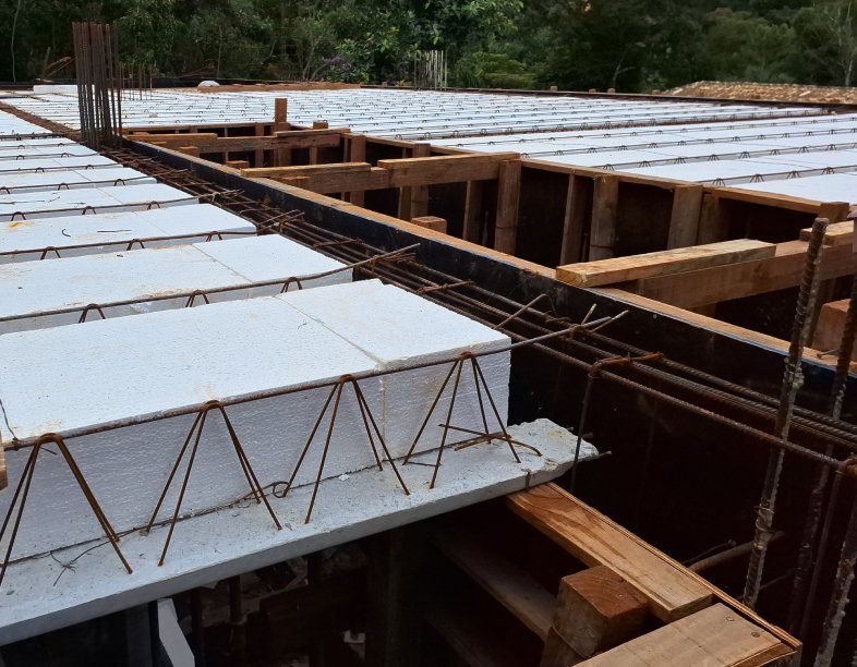 VIGAS DE LAJE TREIÇADA COM ISOPOR OBRA DA IGLUME LAJES EM NOVA LIMA